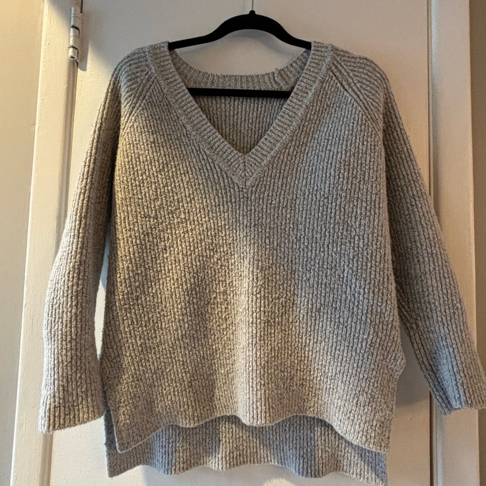 Forever 21 Women’s Grey Sweater